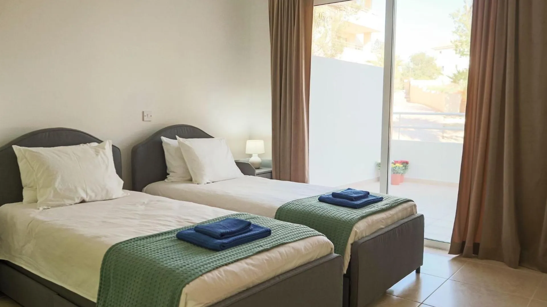 Nissi Elena -Sunshine Apt Ayia Napa 0*,